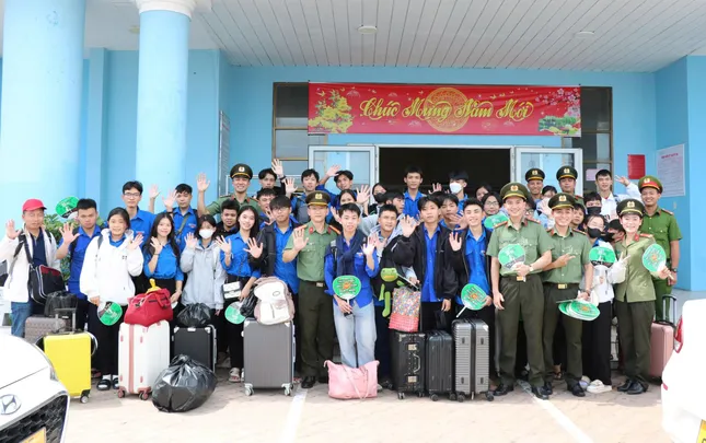 142 thí sinh ở Kiên Giang vượt biển đi thi tốt nghiệp THPT ảnh 3