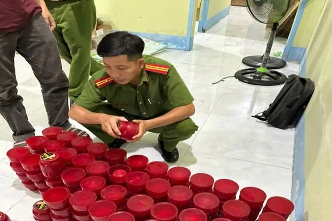 Phát hiện kho mỹ phẩm nghi nhái thương hiệu tại Kiên Giang ảnh 1