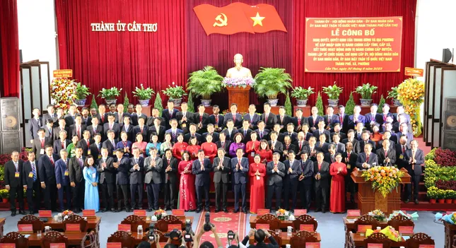 Chủ tịch Quốc hội: &apos;Một cây làm chẳng nên non, ba cây chụm lại nên hòn núi cao&apos; ảnh 2