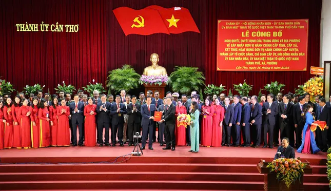 Công bố nhân sự chủ chốt Thành phố Cần Thơ sau sáp nhập ảnh 2