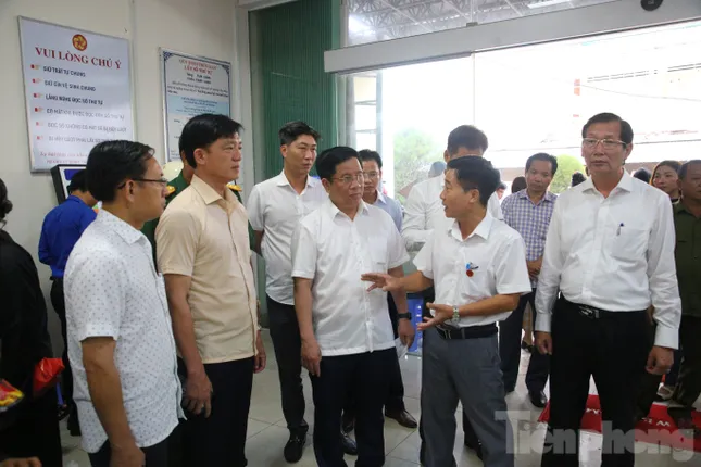 Người dân đến làm thủ tục tại Trung tâm Hành chính công đặc khu Phú Quốc tăng gấp 4 lần ảnh 8