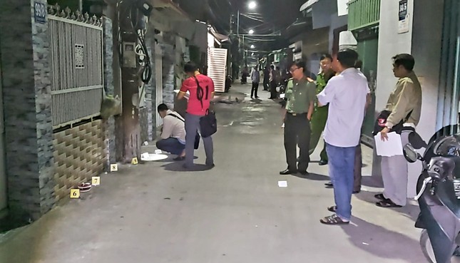 Điều tra vụ hỗn chiến kinh hoàng bằng súng, lựu đạn trong đêm ảnh 1