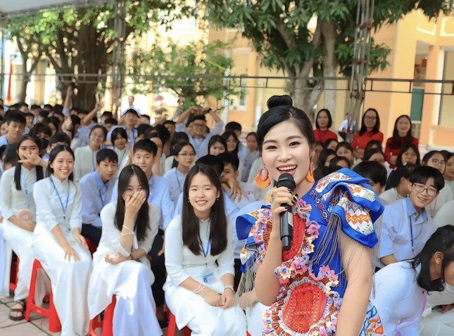 Dạy học 2 buổi/ngày: Giải bài toán thiếu giáo viên ảnh 1