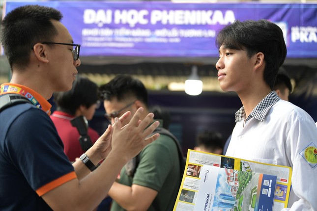 Tuyển sinh ĐH năm 2025: Thí sinh phải đóng 2 lần phí? ảnh 1