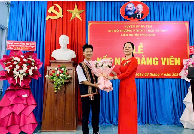 Những đảng viên trẻ tiên phong ở Tây Nguyên ảnh 1