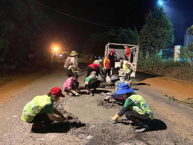 Những đảng viên trẻ tiên phong ở Tây Nguyên - Kỳ 4: &apos;Dị nhân&apos; vì cộng đồng ảnh 2