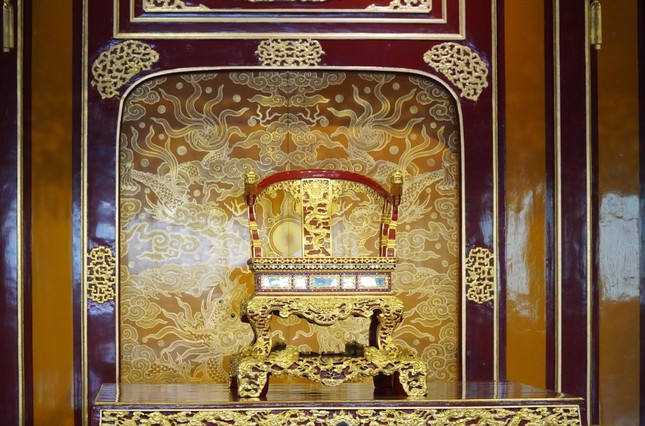 Giám đốc Trung tâm Bảo tồn Di tích Cố đô Huế nói gì sau vụ ngai vua bị phá hoại ảnh 3