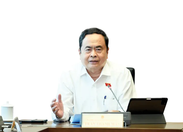 Báo chí và nghị trường ảnh 1