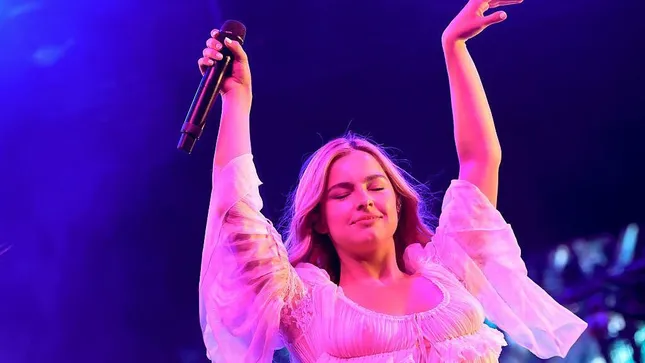 Addison Rae: Từ hiện tượng mạng đến "Britney Spears phiên bản mới" đầy hứa hẹn ảnh 7
