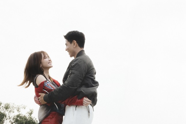 Thiều Bảo Trâm chọn rời khỏi những mối quan hệ mập mờ trong MV “không lời” ảnh 2