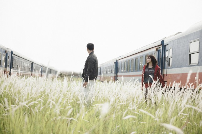 Thiều Bảo Trâm chọn rời khỏi những mối quan hệ mập mờ trong MV “không lời” ảnh 3