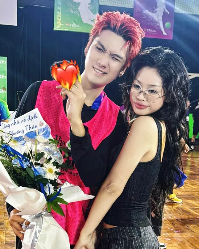 Soi couple tại giải thể thao Vieon: 7dnight - Saabirose "mắc công khai", Orange nắm tay Ogenus ảnh 3