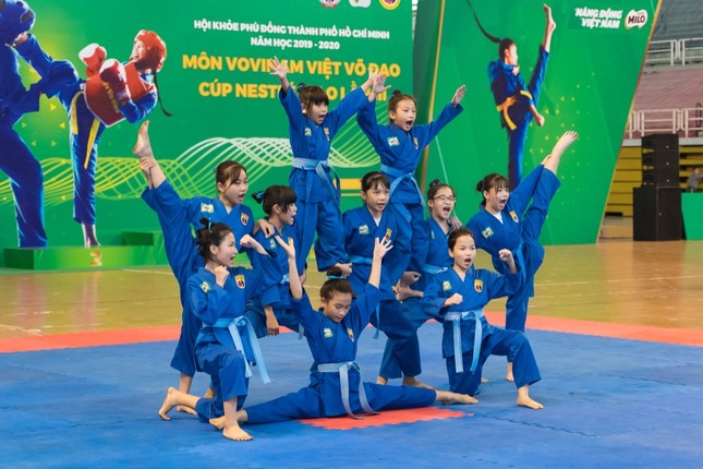 Hơn 1600 học sinh TP.HCM tham gia “đi đường quyền” trong Hội Khỏe Phù Đổng ảnh 2