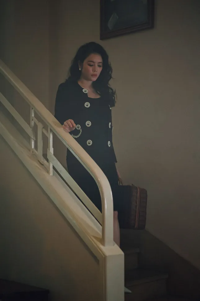Lý Nhã Kỳ xuất hiện chớp nhoáng trong teaser MV kịch tính của Đàm Vĩnh Hưng ảnh 3