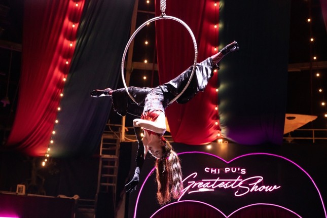 Chi Pu liều lĩnh làm mới hit “So Far” của Binz trong tập 2 ”Chi Pu's Greatest Show“ ảnh 6
