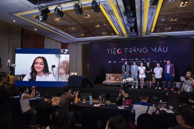 Kaity Nguyễn tiết lộ bị Kiều Minh Tuấn “hại” nên không thể thoại khi quay “Tiệc Trăng Máu“ ảnh 1