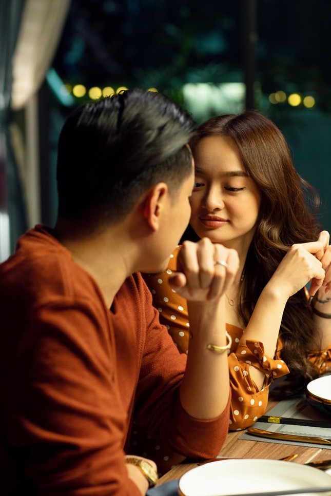 Kaity Nguyễn tiết lộ bị Kiều Minh Tuấn “hại” nên không thể thoại khi quay “Tiệc Trăng Máu“ ảnh 3