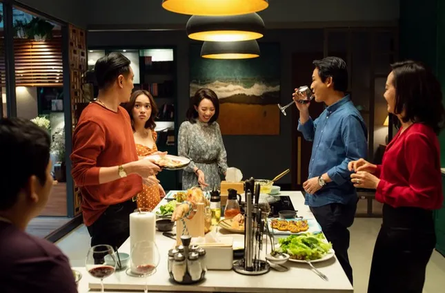“Tiệc Trăng Máu“: Bản remake hài hước, trọn vẹn của đạo diễn Nguyễn Quang Dũng ảnh 2