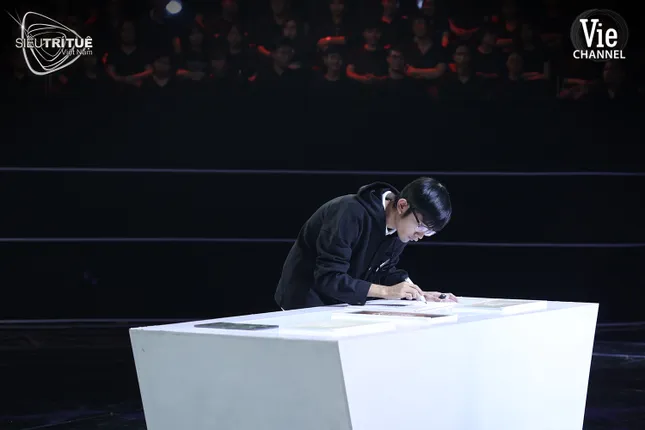 Siêu Trí Tuệ Việt Nam: Thách thức Sudoku lập phương, cậu sinh viên giải đề không cần nhìn ảnh 4