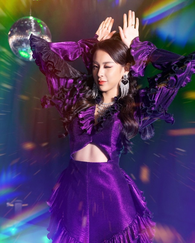 Phí Phương Anh hóa điệp viên, lên kế hoạch trừng phạt “bad boy” trong MV debut ảnh 3