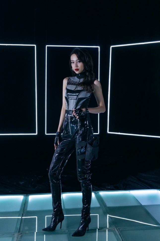 Phí Phương Anh hóa điệp viên, lên kế hoạch trừng phạt “bad boy” trong MV debut ảnh 5