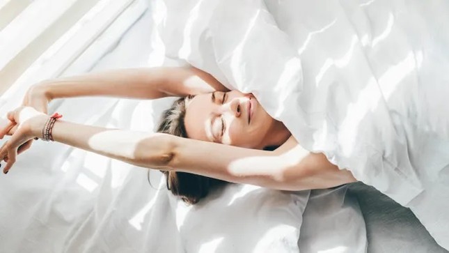 Vì sao một số người chỉ ngủ 4 giờ mỗi ngày mà vẫn khỏe mạnh? ảnh 1