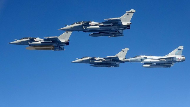 Châu Âu huy động 120 máy bay bảo vệ Ukraine? ảnh 1