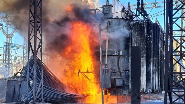 Ukraine tấn công cơ sở năng lượng Nga bất chấp lệnh ngừng bắn ảnh 1