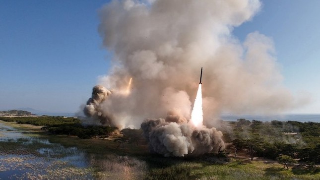 Chủ tịch Triều Tiên Kim Jong-un trực tiếp giám sát cuộc tập trận phản công hạt nhân ảnh 4