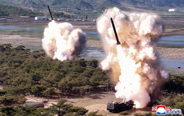 Chủ tịch Triều Tiên Kim Jong-un trực tiếp giám sát cuộc tập trận phản công hạt nhân ảnh 2