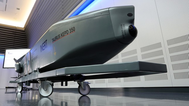 Quan chức Nga cảnh báo sẽ tấn công Đức nếu Ukraine sử dụng tên lửa Taurus ảnh 1