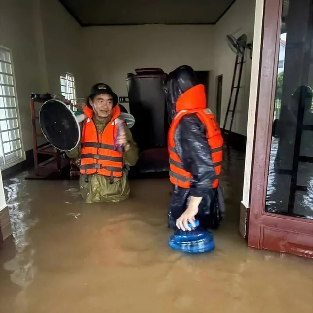 Quảng Trị: Bão số 1 gây ngập lụt, hàng ngàn người đi sơ tán ảnh 2