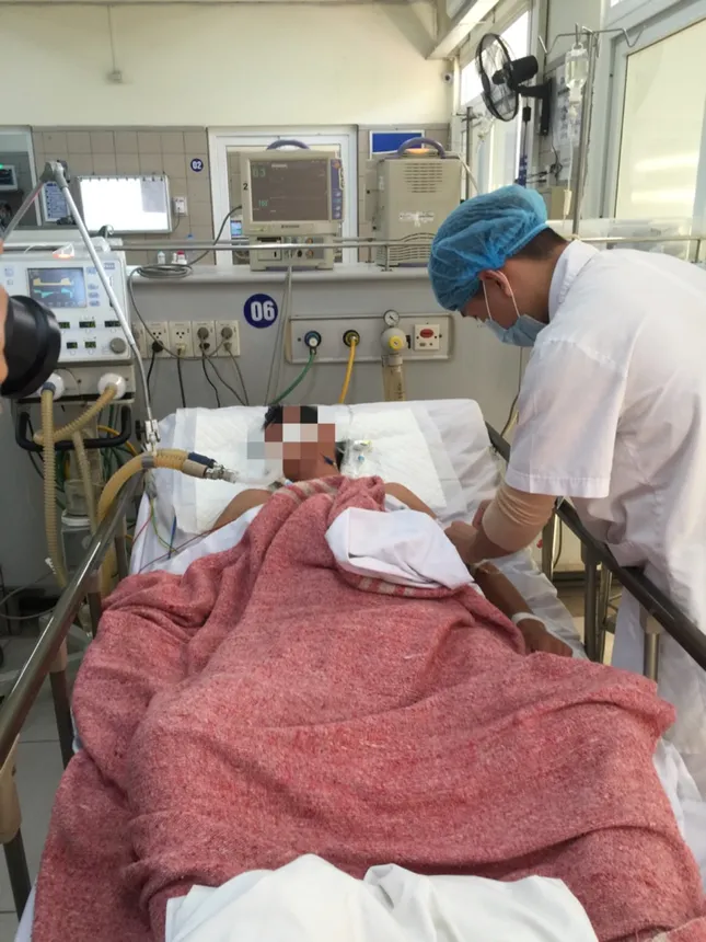 Nam thanh niên hôn mê sâu vì chống rét bằng than củi ảnh 1