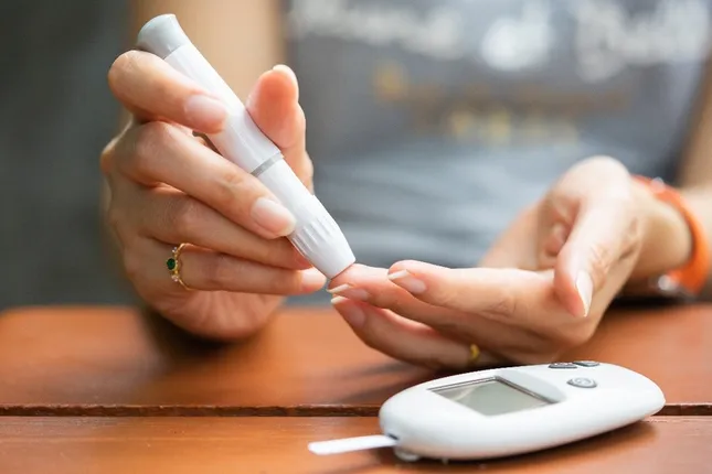 Hai &apos;sát thủ&apos; rút ngắn tuổi thọ người mắc đái tháo đường cả chục năm, biết mà tránh để sống khỏe ảnh 1
