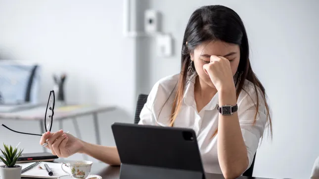 Mất ngủ có thể là dấu hiệu cảnh báo nhiều bệnh cực kỳ nguy hiểm ảnh 1