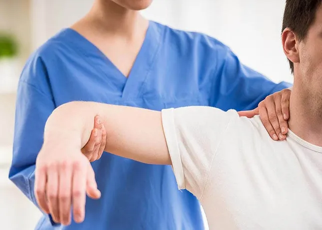 Những bệnh lý khớp vai cần đặc biệt chú ý để không... tàn phế ảnh 1