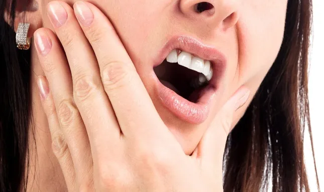 Răng khôn &apos;mọc dại&apos;: Khi nào thì bắt buộc phải nhổ? ảnh 1