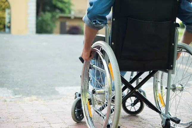 Căn bệnh liên quan đến thoái hóa thần kinh khiến teo dần cơ xương, có thể tử vong ảnh 1