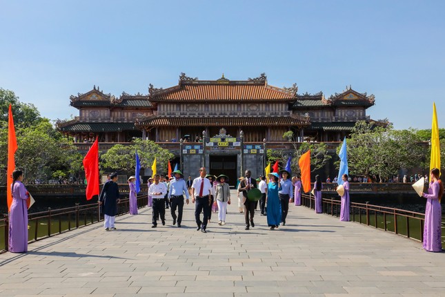 Giám đốc Trung tâm Di sản Thế giới UNESCO thăm Quần thể di tích Cố đô Huế ảnh 2