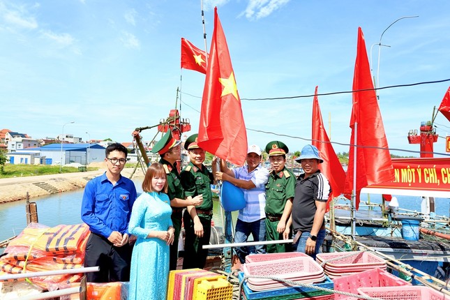 Tuổi trẻ cả nước hướng về biển, đảo và môi trường ảnh 5