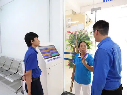 Thanh niên tình nguyện góp phần giúp bộ máy hành chính mới hoạt động thông suốt, hiệu quả ảnh 1
