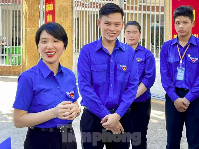 Hàng ngàn tình nguyện viên Đà Nẵng, Hà Tĩnh tiếp sức hỗ trợ thí sinh ảnh 4