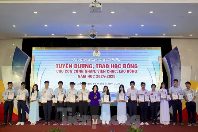 Hàng trăm suất học bổng cho con công nhân Đà Nẵng ảnh 3