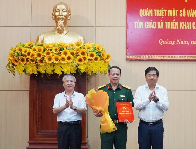 Công bố quyết định của Ban Bí thư Trung ương Đảng về công tác cán bộ ảnh 1