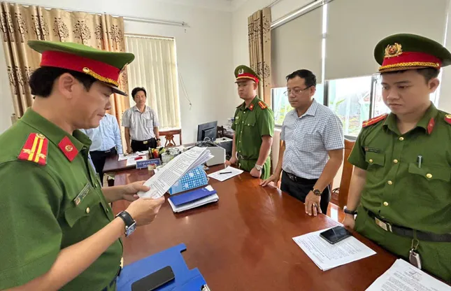 Bắt nguyên trưởng phòng bồi thường trung tâm phát triển quỹ đất ở Quảng Nam ảnh 1