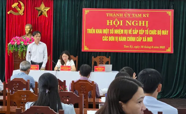 Quảng Nam: Nhiều lãnh đạo cấp sở, thành phố về làm lãnh đạo các xã, phường ảnh 2