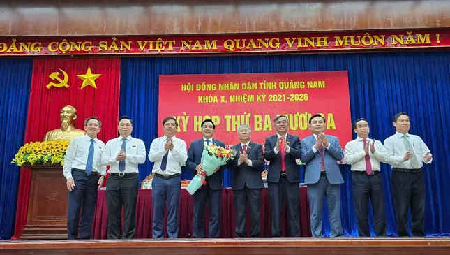 Chủ tịch UBND tỉnh Quảng Nam Lê Văn Dũng nghỉ hưu trước tuổi ảnh 2