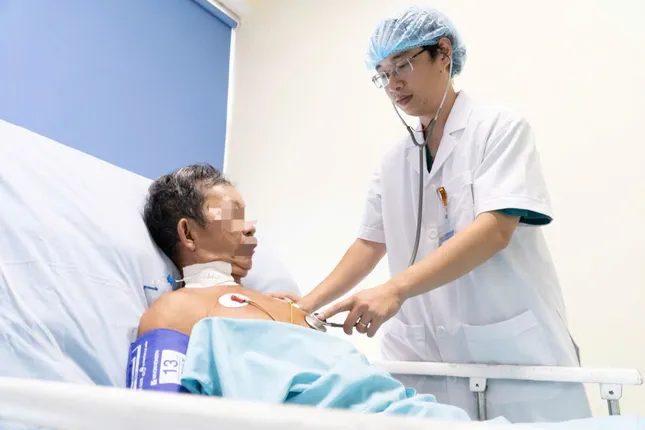 Người đàn ông sốc phản vệ nguy kịch vì bị đàn ong vò vẽ đốt ảnh 1