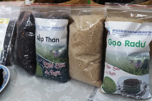 Nông sản vùng dân tộc thiểu số lần đầu tiên vào siêu thị hiện đại ảnh 5
