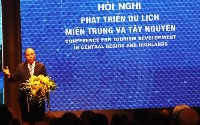 Thủ tướng: Không lấy tài nguyên làm trọng tâm phát triển du lịch ảnh 1